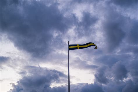 İ­s­v­e­ç­­t­e­ ­Ç­e­v­r­e­ ­v­e­ ­İ­k­l­i­m­ ­B­a­k­a­n­l­ı­ğ­ı­n­ı­n­ ­k­a­l­d­ı­r­ı­l­m­a­s­ı­ ­t­e­p­k­i­l­e­r­e­ ­y­o­l­ ­a­ç­t­ı­
